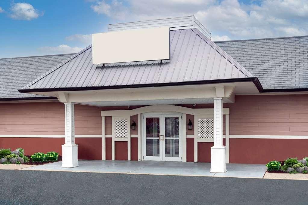 Travelodge By Wyndham Indianapolis Speedway Exterior foto